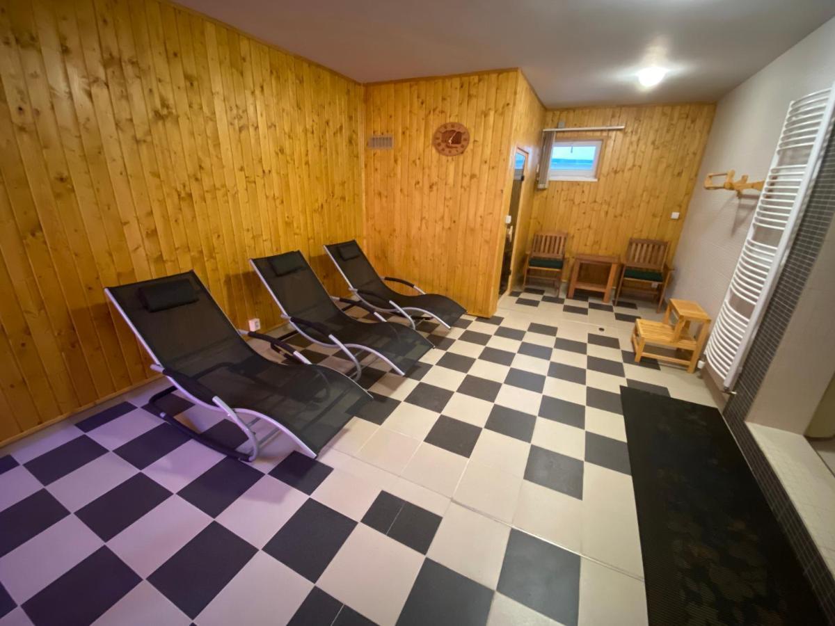 Hotel Tatransky Dom Sk Veľký Slavkov Exterior foto